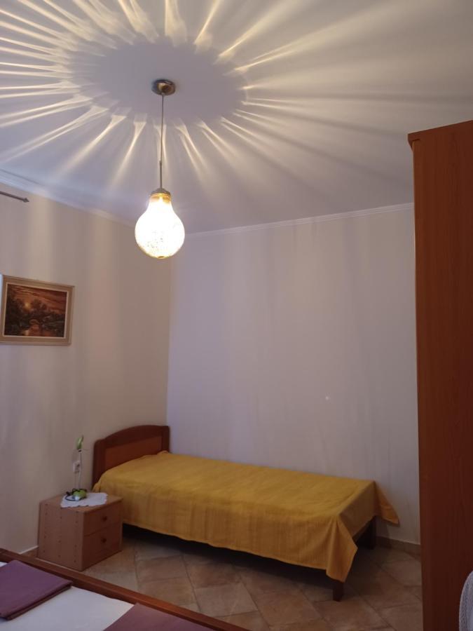 Apartments Ivic Раб Екстер'єр фото