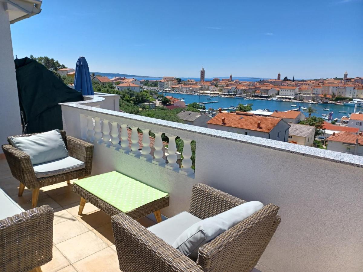 Apartments Ivic Раб Екстер'єр фото